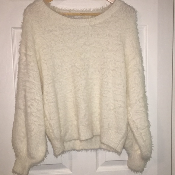 ❤️SALE! NWT London Kaye fuzzy sweater